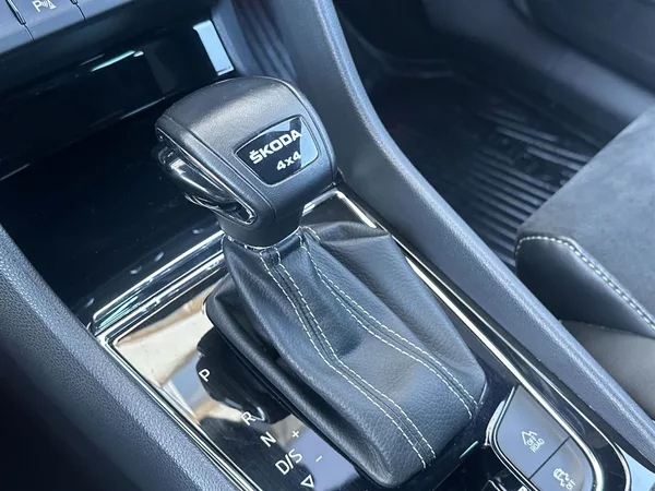 Škoda Kodiaq 2.0 TDI 4x4 DSG Sportline - foto 15