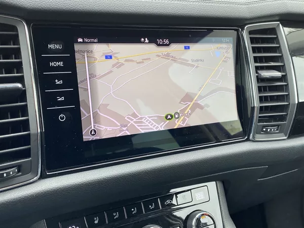 Škoda Kodiaq 2.0 TDI 4x4 DSG L&K - foto 10