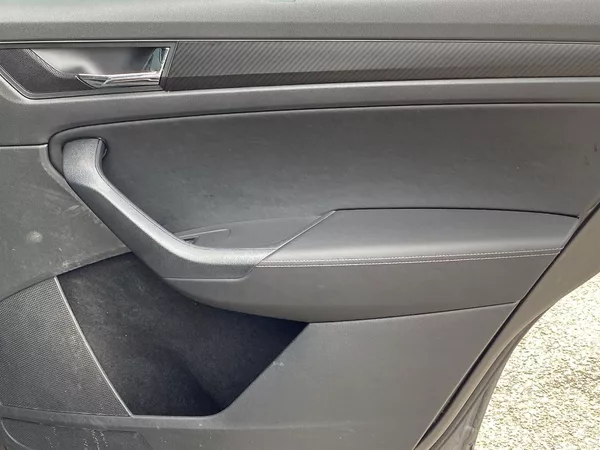 Škoda Kodiaq 2,0 TSI 4x4 DSG Sportline - foto 31