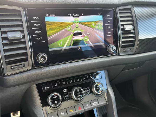 Škoda Kodiaq 2.0 TDI 4x4 DSG Sportline - foto 22