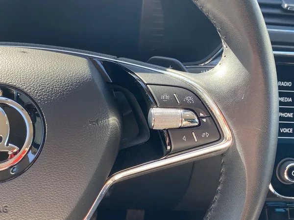 Škoda Superb Combi 2.0 TDI DSG Style - foto 19