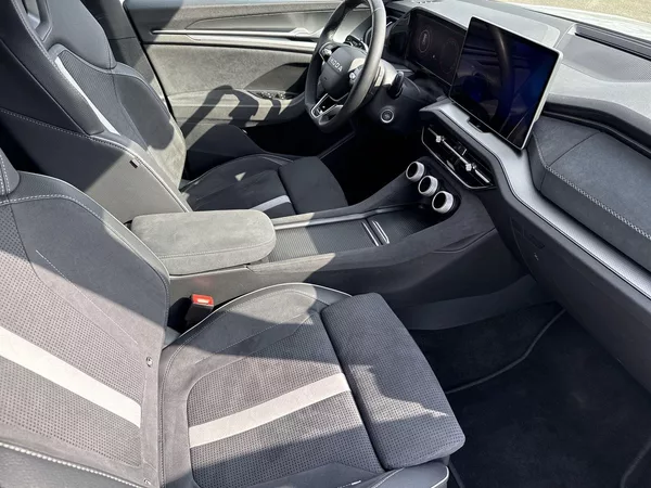 Škoda Kodiaq 2.0 TDI 4x4 DSG Sportline - foto 9