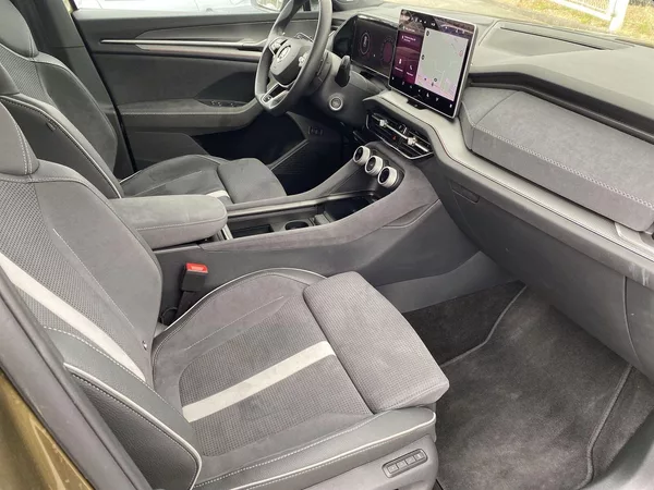 Škoda Kodiaq 2.0 TDI 4x4 DSG Sportline - foto 9
