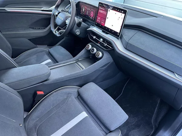 Škoda Kodiaq 2.0 TDI 4x4 DSG Sportline - foto 9
