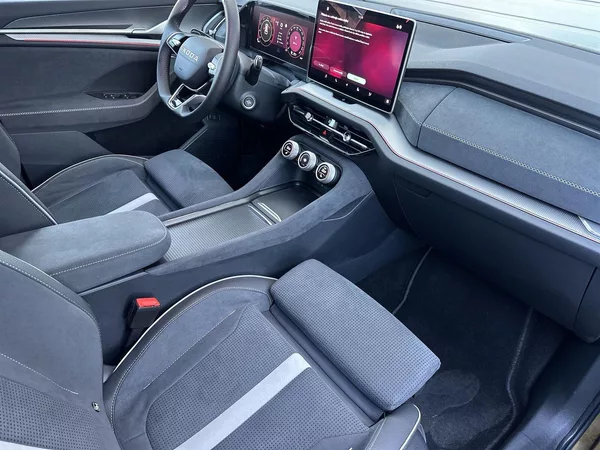 Škoda Kodiaq 2.0 TDI 4x4 DSG Sportline - foto 9