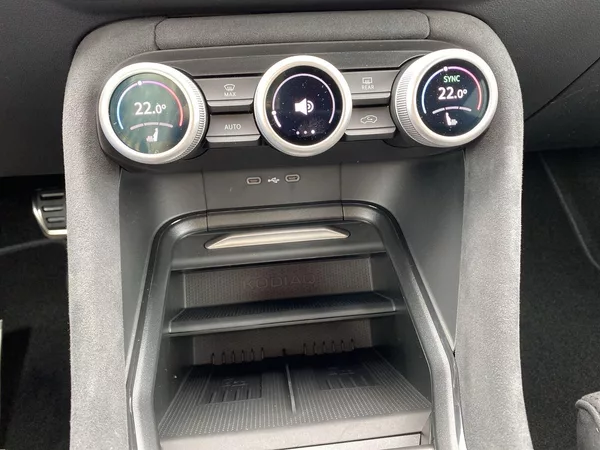 Škoda Kodiaq 2,0 TDI 142 kW 4x4 DSG Sportli - foto 14