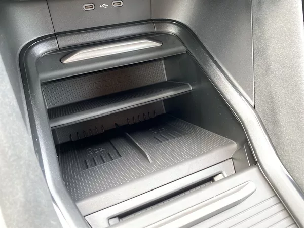 Škoda Kodiaq 2,0 TDI 142 kW 4x4 DSG Sportli - foto 29
