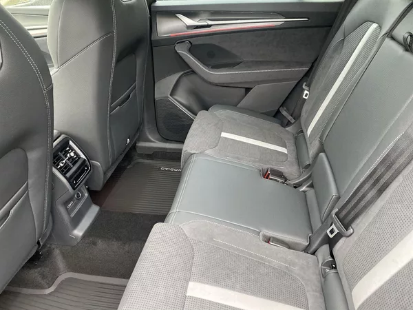 Škoda Kodiaq 2,0 TDI 142 kW 4x4 DSG Sportli - foto 8