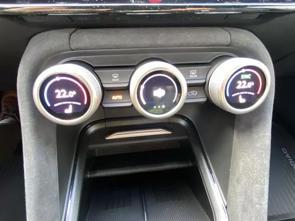 Škoda Kodiaq 2,0 TDI 142 kW 4x4 DSG Sportli - foto 10