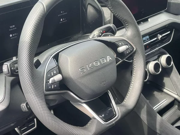 Škoda Kodiaq 2,0 TDI 142 KW 4x4 DSG Sportli - foto 22