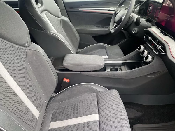 Škoda Kodiaq 2,0 TDI 142 kW 4x4 DSG Sportli - foto 7
