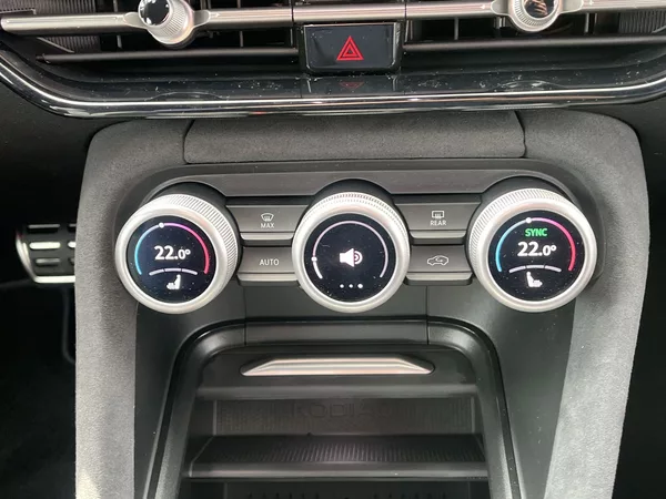 Škoda Kodiaq 2,0 TSI 4x4 DSG Sportline - foto 17
