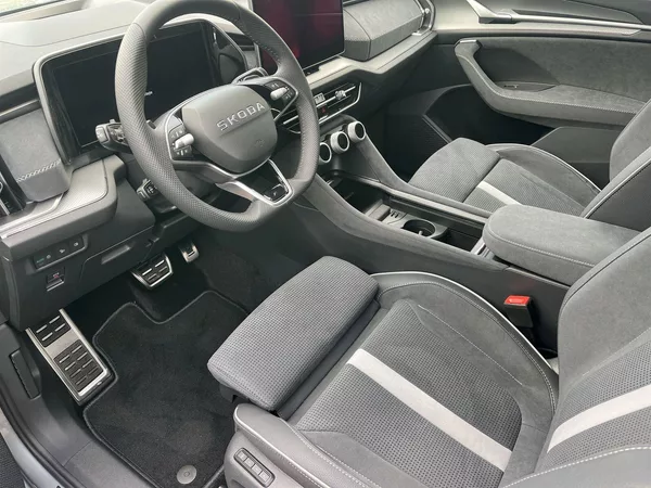 Škoda Kodiaq 2,0 TSI 4x4 DSG Sportline - foto 9