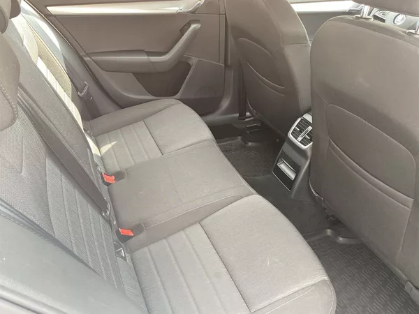 Škoda Octavia Combi 2.0 TDI Style - foto 11