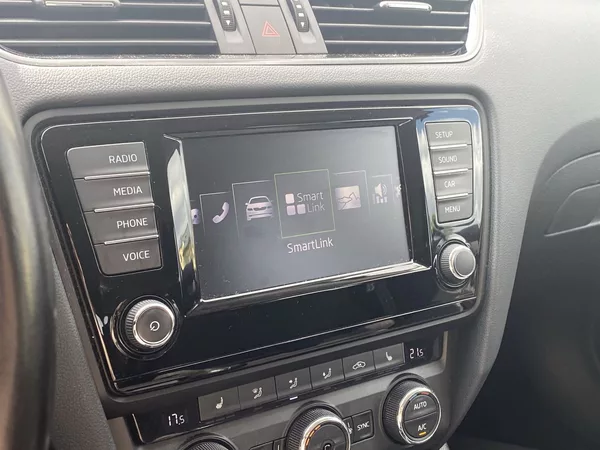 Škoda Octavia Combi 2.0 TDI Style - foto 12