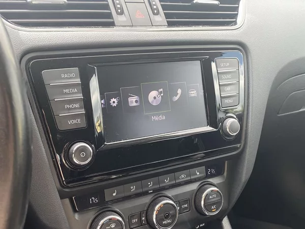 Škoda Octavia Combi 2.0 TDI Style - foto 13