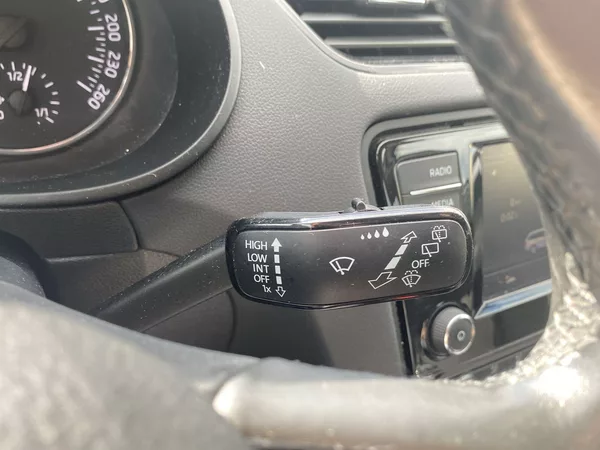 Škoda Octavia Combi 2.0 TDI Style - foto 24