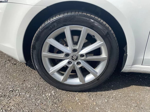 Škoda Octavia Combi 2.0 TDI Style - foto 25