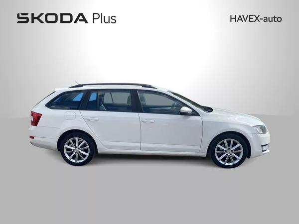 Škoda Octavia Combi 2.0 TDI Style - foto 29