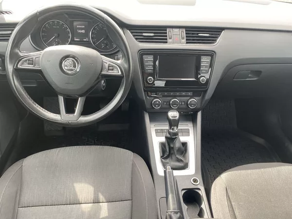 Škoda Octavia Combi 2.0 TDI Style - foto 5