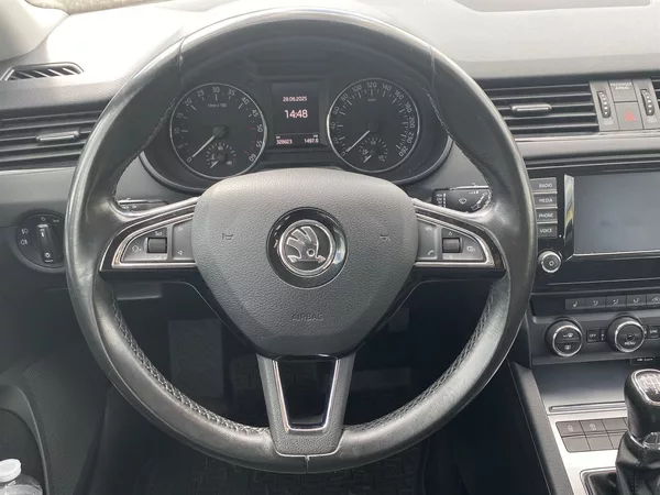 Škoda Octavia Combi 2.0 TDI Style - foto 6