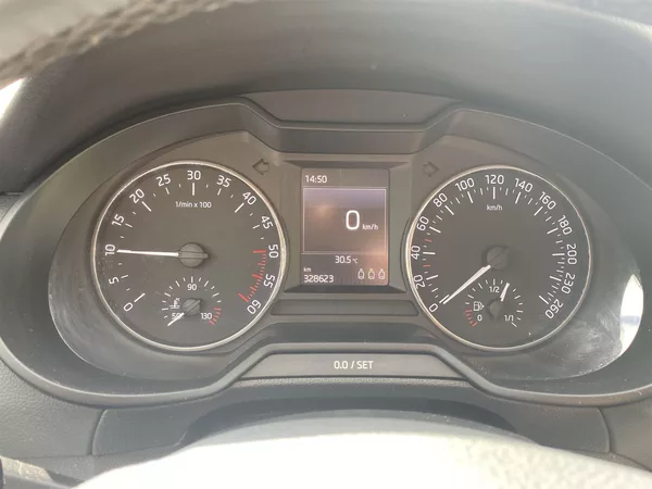 Škoda Octavia Combi 2.0 TDI Style - foto 7