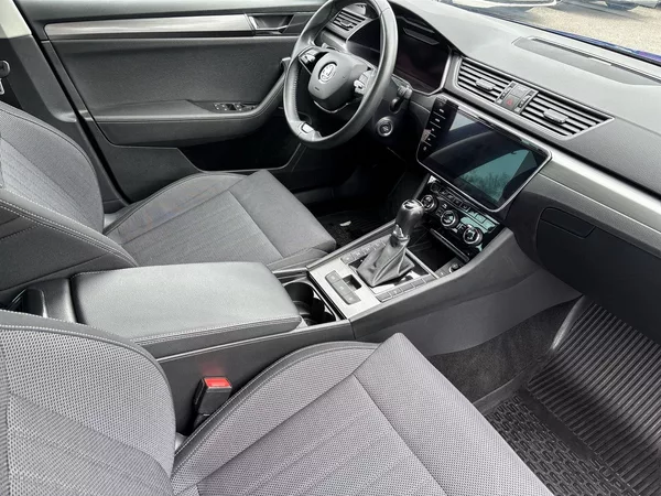 Škoda Superb Combi 1.4 TSI iV DSG Style - foto 10