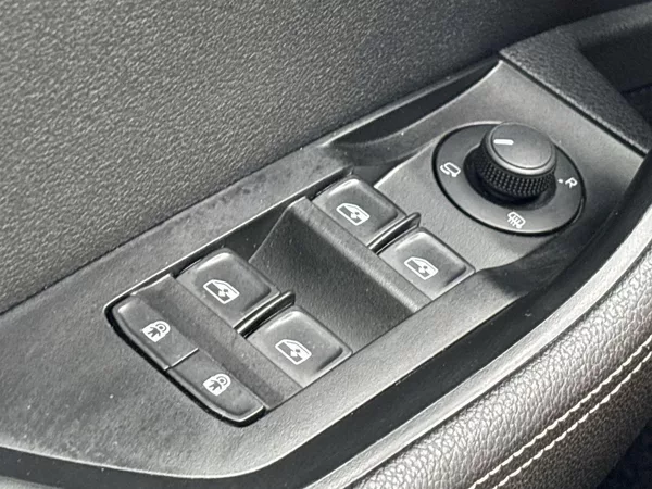 Škoda Superb Combi 1.4 TSI iV DSG Style - foto 18