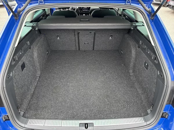 Škoda Superb Combi 1.4 TSI iV DSG Style - foto 30