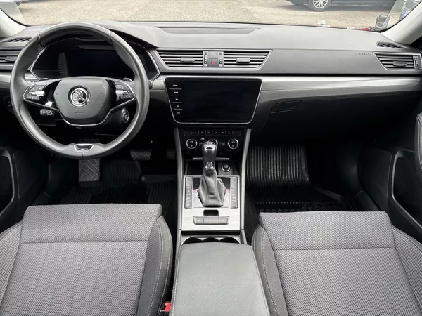 Škoda Superb Combi 1.4 TSI iV DSG Style - foto 5