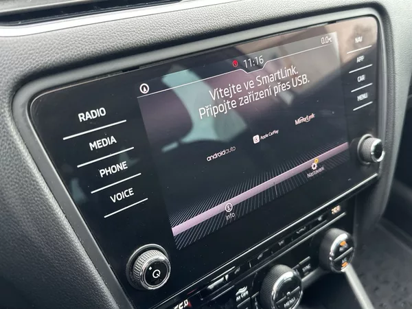 Škoda Octavia Combi 2.0 TDI DSG Style - foto 14