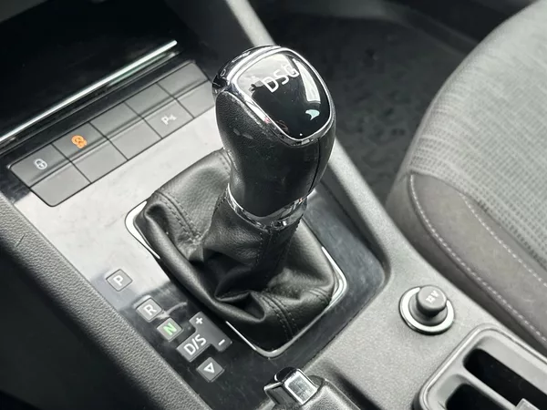 Škoda Octavia Combi 2.0 TDI DSG Style - foto 16