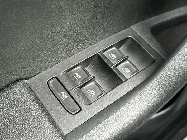 Škoda Octavia Combi 2.0 TDI DSG Style - foto 18