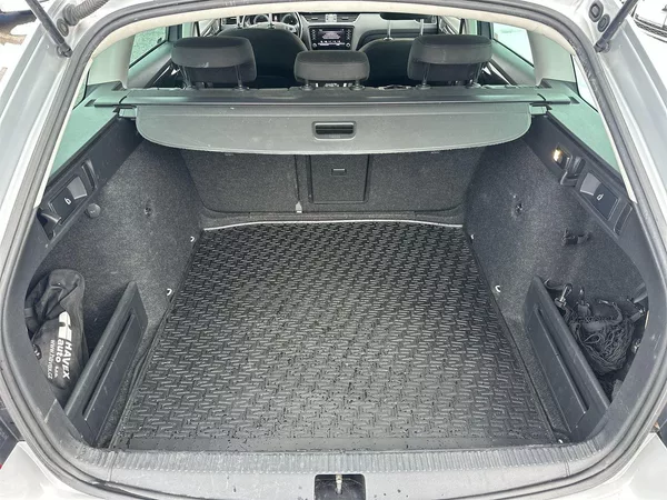 Škoda Octavia Combi 2.0 TDI DSG Style - foto 27