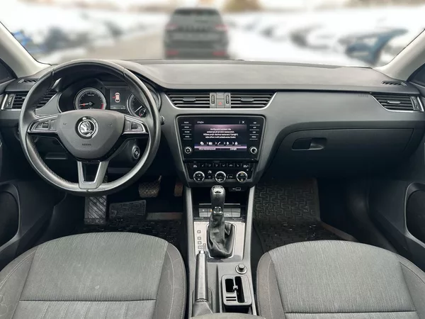Škoda Octavia Combi 2.0 TDI DSG Style - foto 5