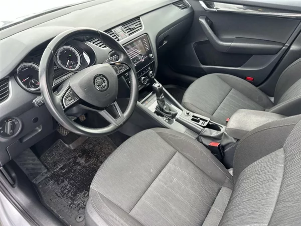 Škoda Octavia Combi 2.0 TDI DSG Style - foto 7