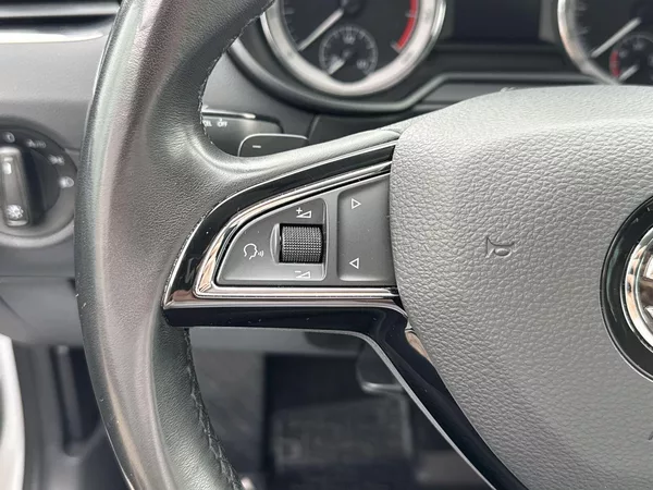 Škoda Octavia Combi 1.5 TSI G-TEC DSG Style - foto 14