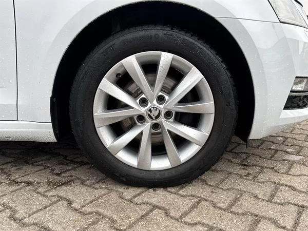 Škoda Octavia Combi 1.5 TSI G-TEC DSG Style - foto 28