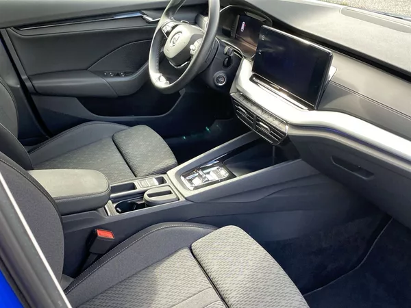 Škoda Octavia Combi 2.0 TDI 4x4 DSG Ambition - foto 10