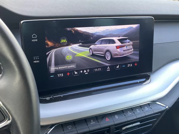 Škoda Octavia Combi 2.0 TDI 4x4 DSG Ambition - foto 17