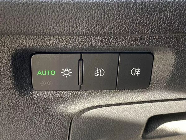 Škoda Octavia Combi 2.0 TDI Style - foto 18
