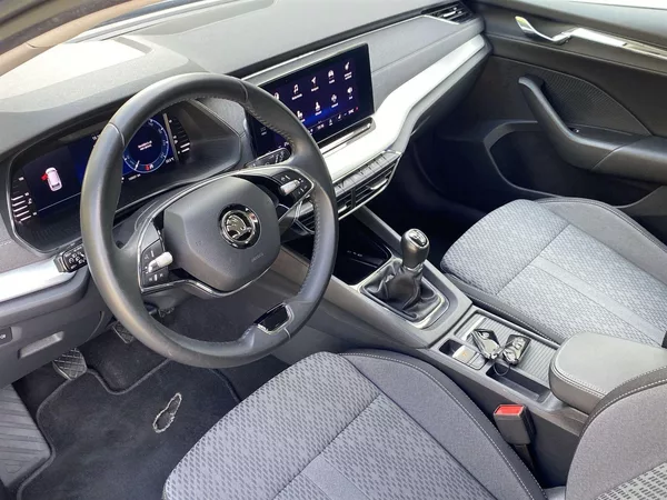 Škoda Octavia Combi 2.0 TDI Style - foto 8