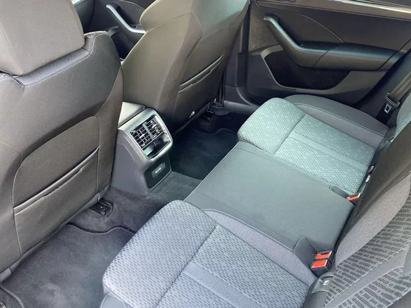 Škoda Octavia Combi 2.0 TDI Style - foto 9