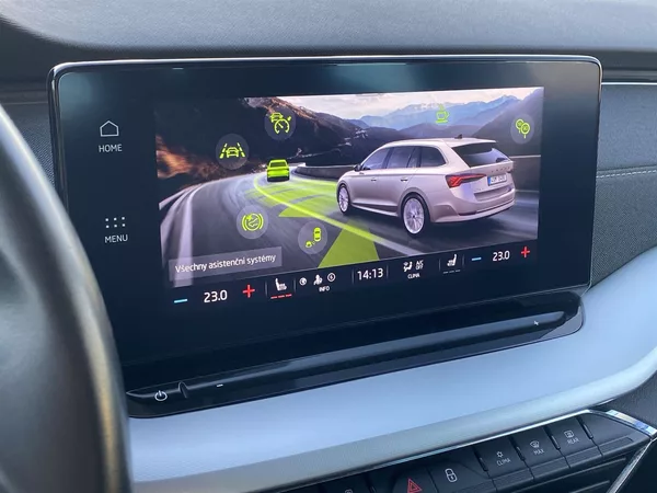 Škoda Octavia Combi 2.0 TDI DSG Style - foto 17