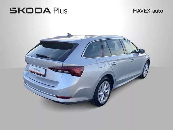 Škoda Octavia Combi 2.0 TDI DSG Style - foto 2