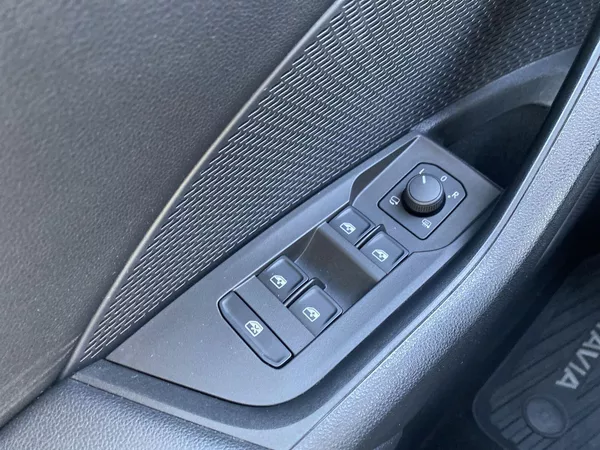 Škoda Octavia Combi 2.0 TDI DSG Style - foto 22