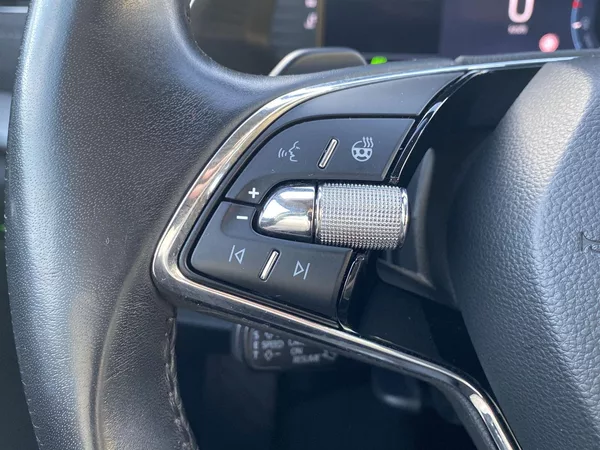 Škoda Octavia Combi 2.0 TDI DSG Style - foto 27