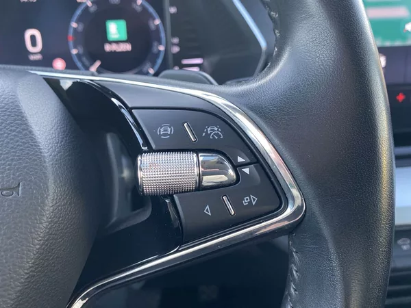 Škoda Octavia Combi 2.0 TDI DSG Style - foto 28