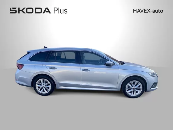 Škoda Octavia Combi 2.0 TDI DSG Style - foto 33