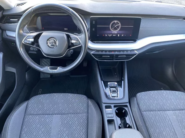Škoda Octavia Combi 2.0 TDI DSG Style - foto 5
